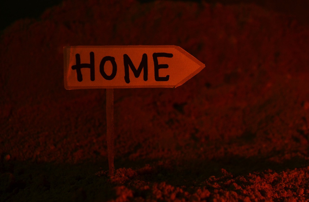 Is There a Best Way To Do Something? A sign that says HOME and points off to the right... Image by Fathromi Ramdlon from Pixabay.