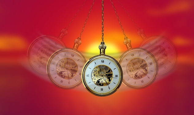 Ppendulum in the middle or its arc.&nbsp;Image by Gerd Altmann from Pixabay.&nbsp;