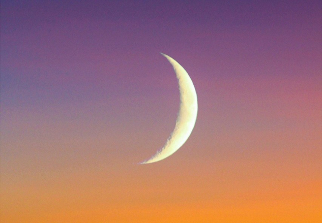 Crescent moon at sunset over the beach.&nbsp;Image by Chad Krusenstjerna from Pixabay.&nbsp;Astrological Overview and Horoscope: August 18 - 24, 2025.